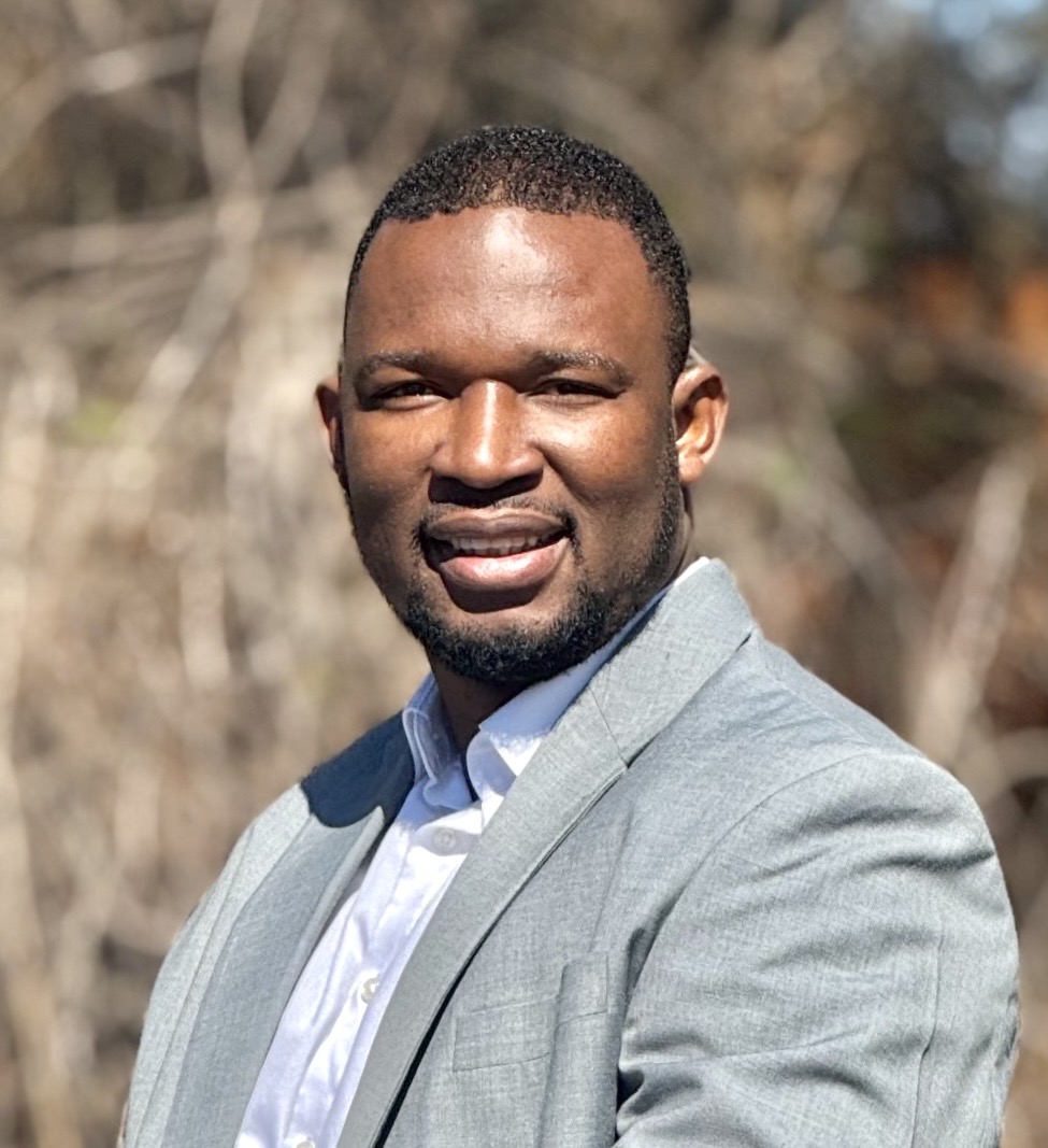 Headshot of Raphael Oyedele